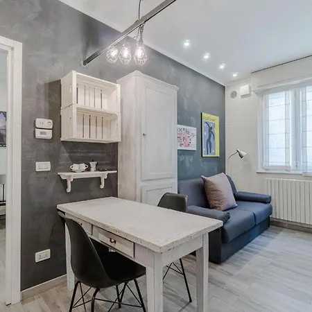 Guesthost - Cozy Flat Near Porta Nuova 公寓 都灵