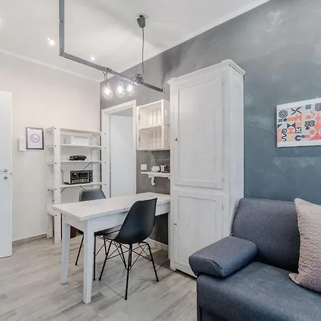 Guesthost - Cozy Flat Near Porta Nuova