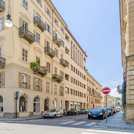 Guesthost - Cozy Flat Near Porta Nuova *