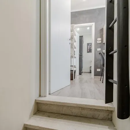 Guesthost - Cozy Flat Near Porta Nuova 都灵