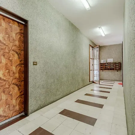 Guesthost - Cozy Flat Near Porta Nuova